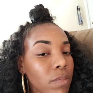 Meet your Posher, Nadia